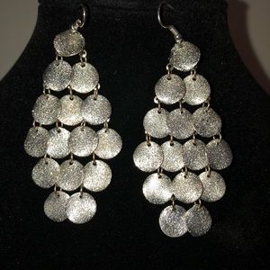 🌕 Silver tone shimmer earrings (no brand name)